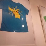 pokemon_center_parigi_shop_maglia_pikachu_pokemontimes-it